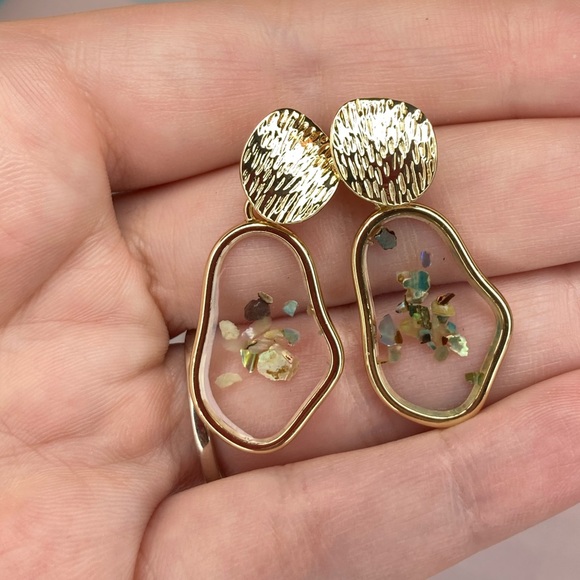 Gold Acrylic Shell Earrings - Picture 3 of 5